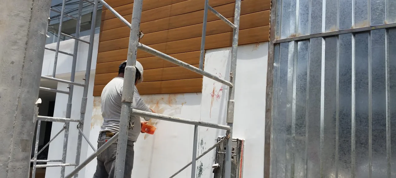 CIA PERU SAC Enchape de madera