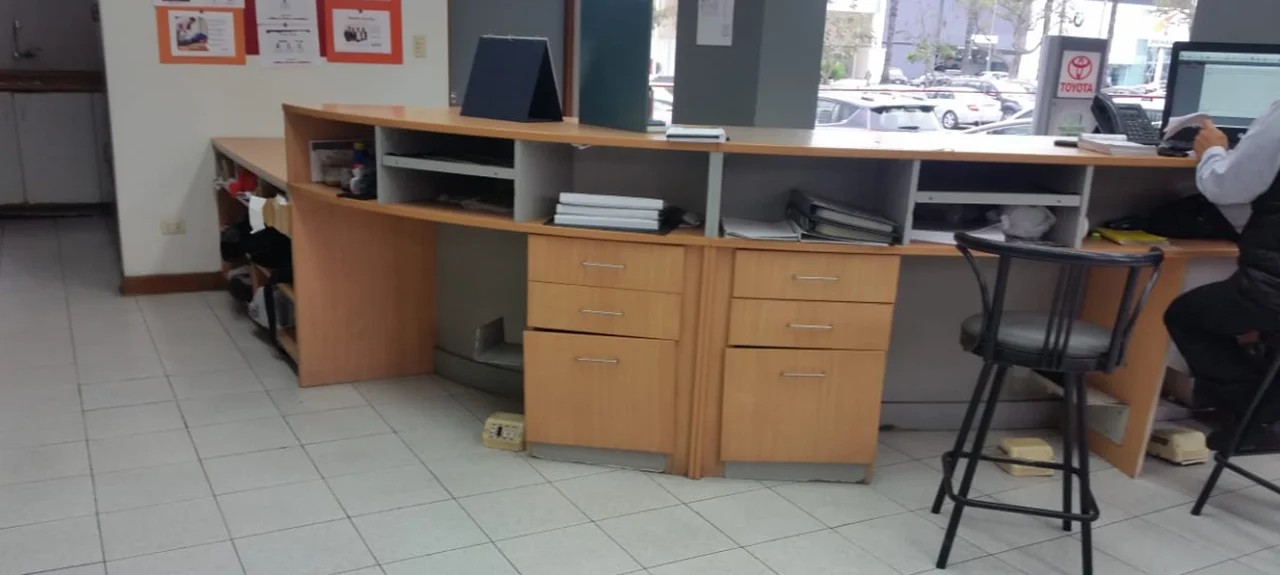 CIA PERU SAC Fabricacion e instalacion de escritorios