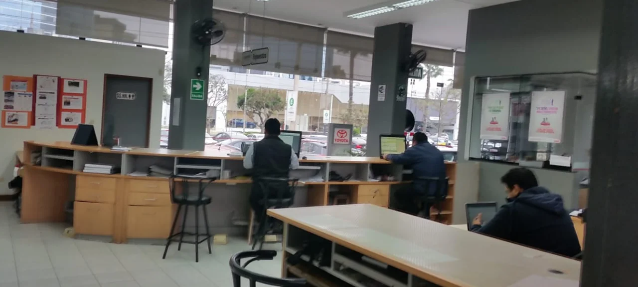 CIA PERU SAC Instalacion de escritorios