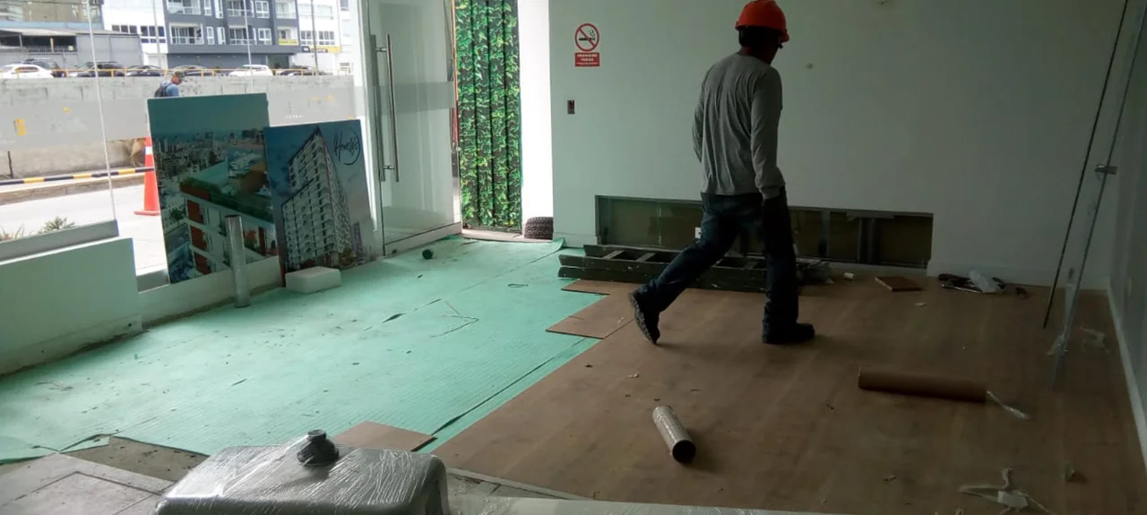 CIA PERU SAC instalacion de piso laminado